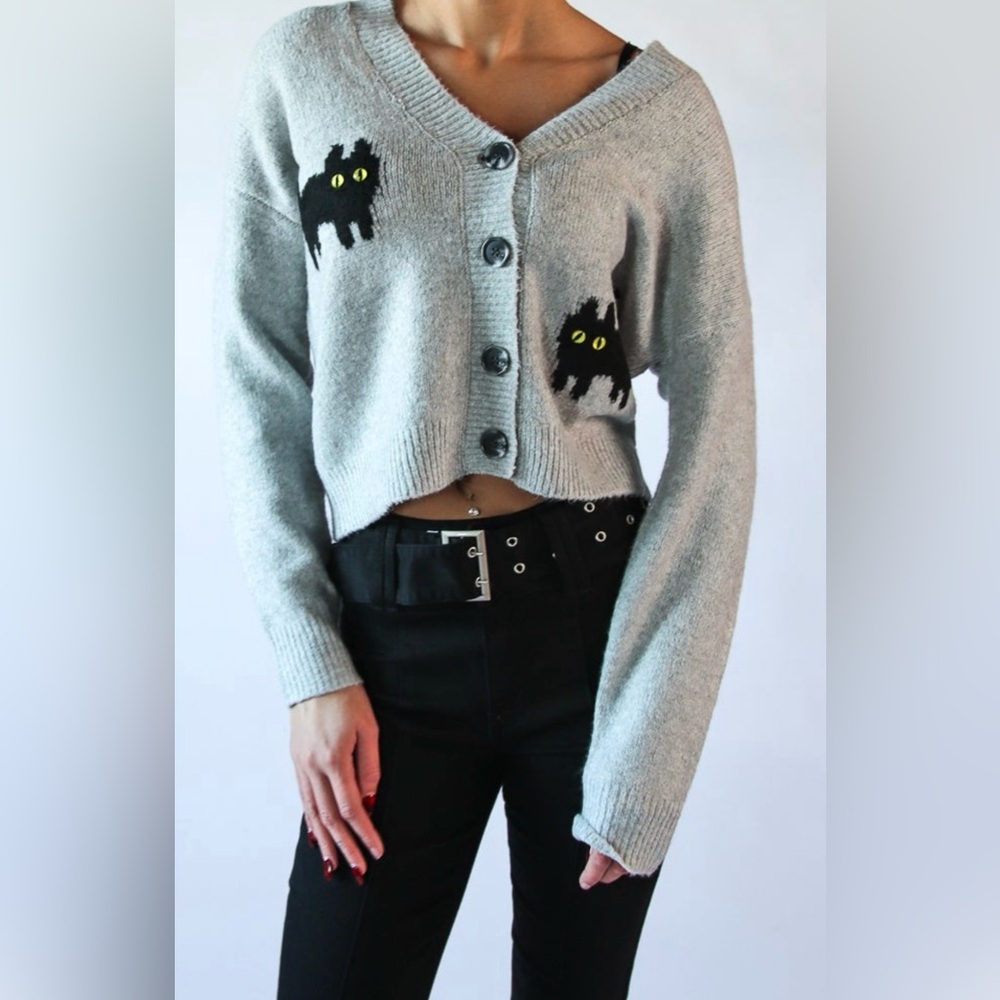 Madden Girl Scaredy Black Cat Motifs Gray V-Neck Cardigan - Picture 7 of 7